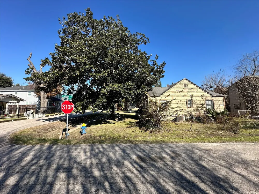 1502 Tabor St, Houston, TX 77009