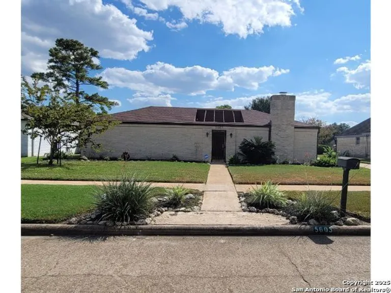 5603 Arncliffe Dr, Houston, TX 77088
