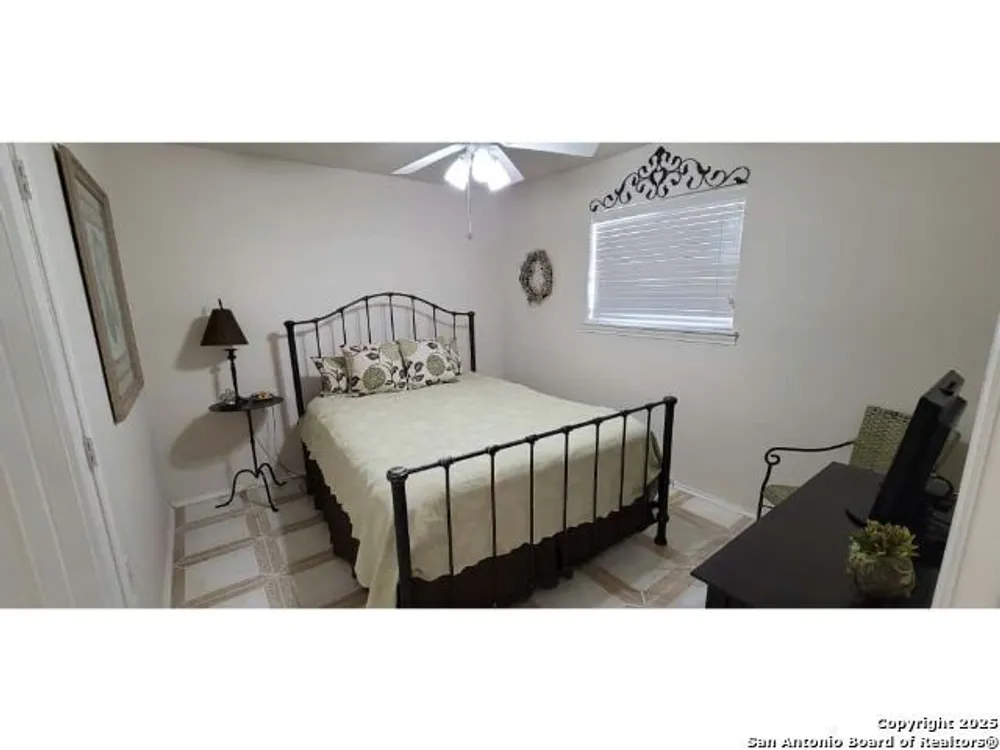 5603 Arncliffe Dr, Houston, TX 77088