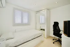 Flanders Road, London