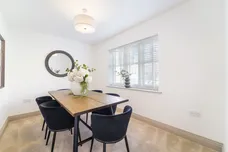 Headley Chase, Epsom, Kt18