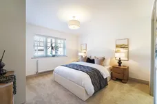 Headley Chase, Epsom, Kt18