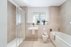 Headley Chase, Epsom, Kt18