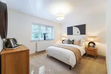 Headley Chase, Epsom, Kt18