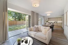 Headley Chase, Epsom, Kt18
