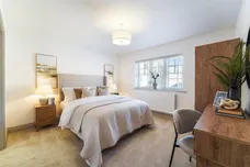 Headley Chase, Epsom, Kt18