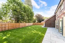 Headley Chase, Epsom, Kt18
