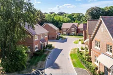 Headley Chase, Epsom, Kt18