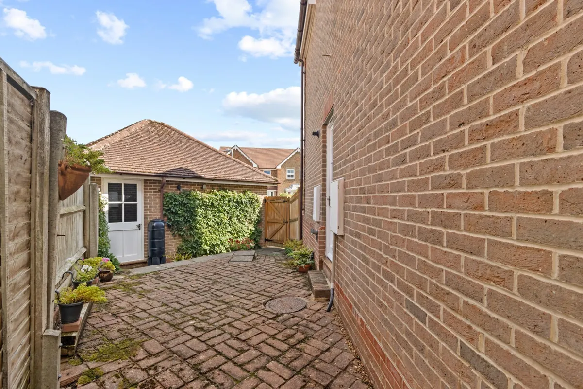 New Barn Lane, Ridgewood, Uckfield, East Sussex, TN22