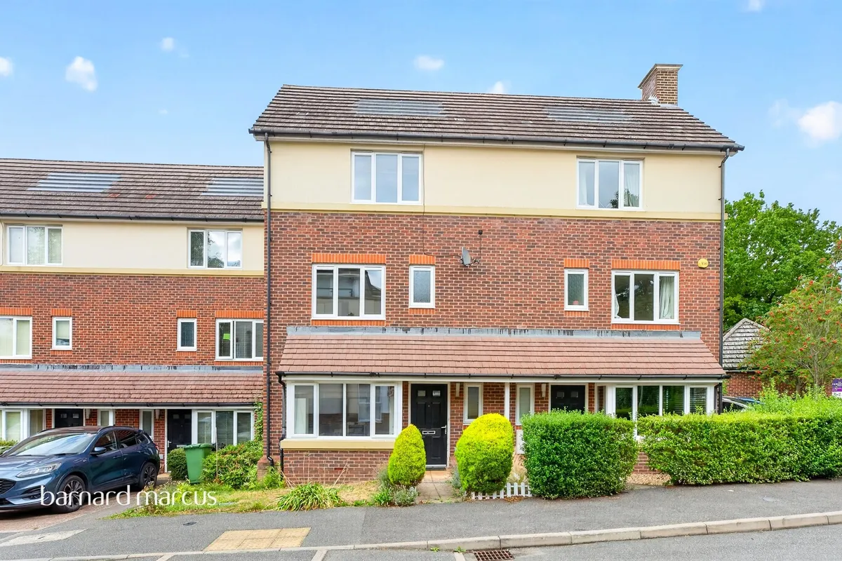 Dalmeny Way, Epsom