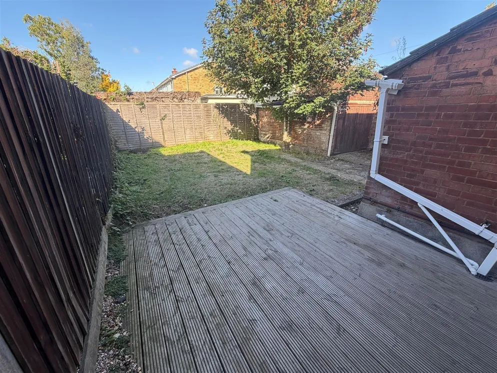 Property carousel item 9