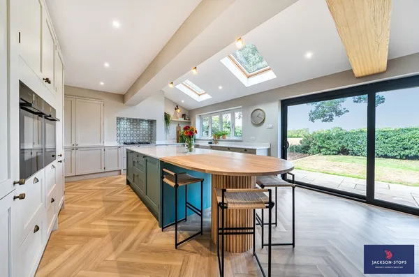 Sywell Road, Overstone, NN6 photo 11