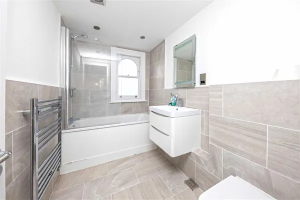 Cambrian Road, Richmond, TW10 photo 5