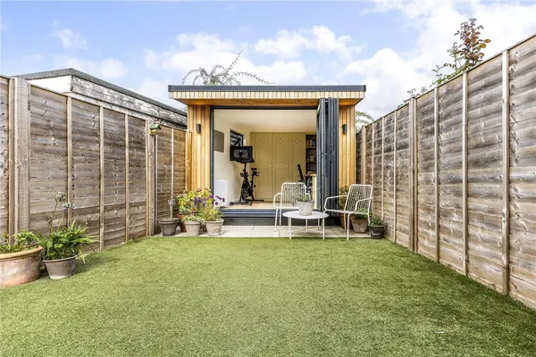 Pilley Lane, Leckhampton, GL53 photo 13