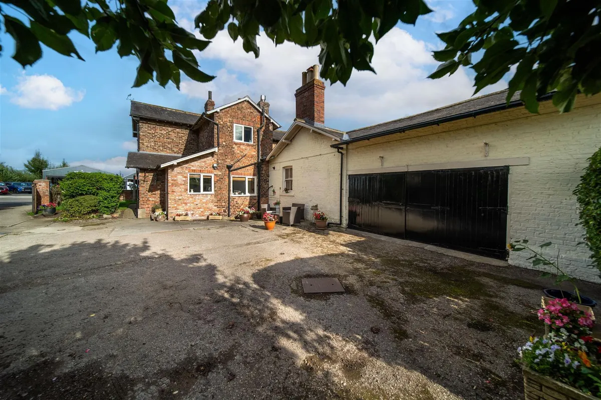 Rice Lane, Flaxton