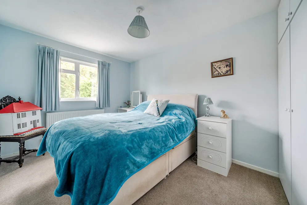 Wood Close, Windsor, SL4 photo 10