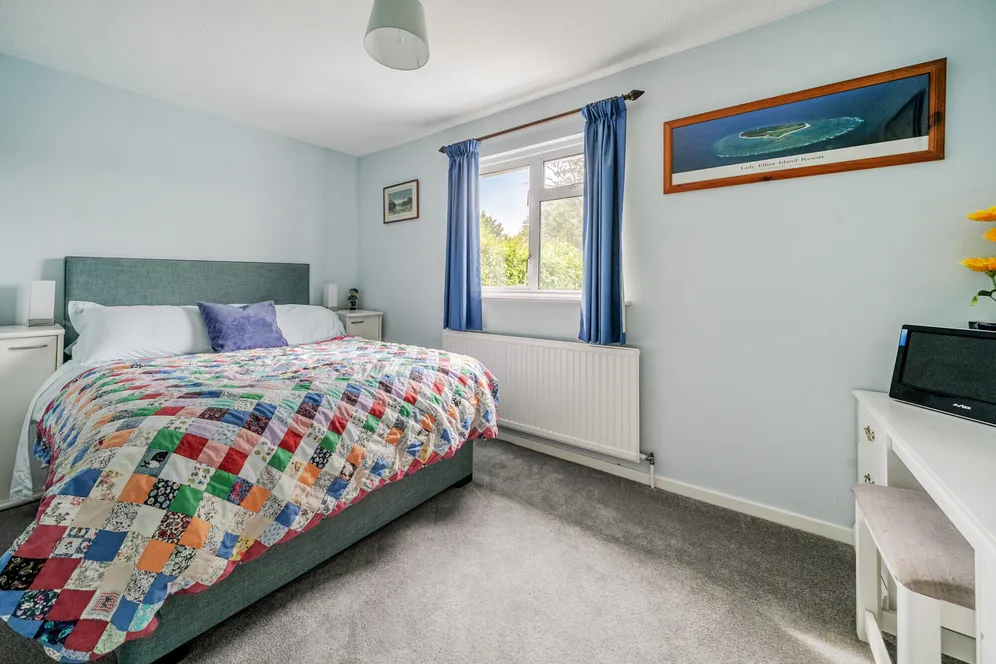 Wood Close, Windsor, SL4 photo 12