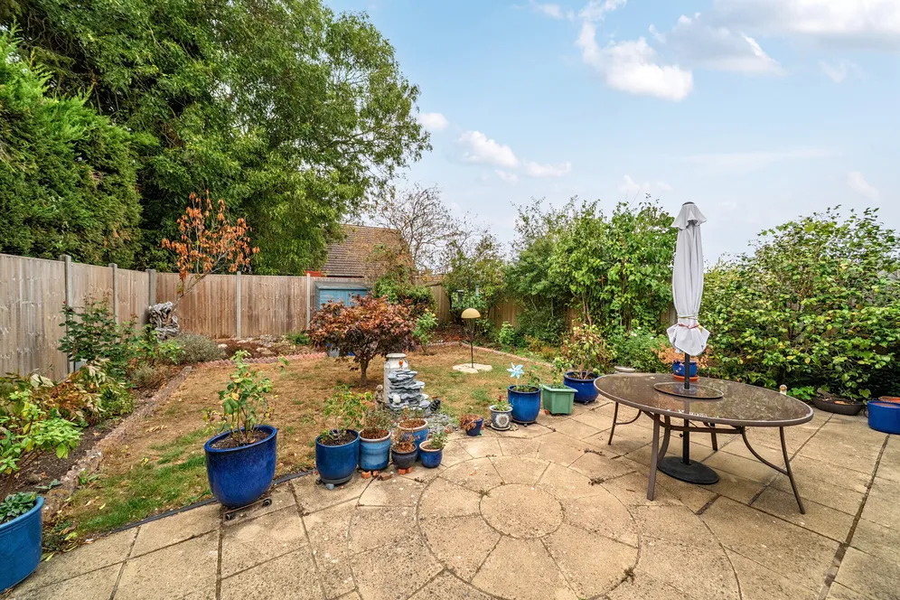 Wood Close, Windsor, SL4 photo 14