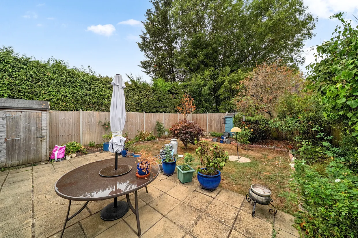 Wood Close, Windsor, SL4 photo 15