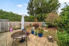 Wood Close, Windsor, SL4 photo 15