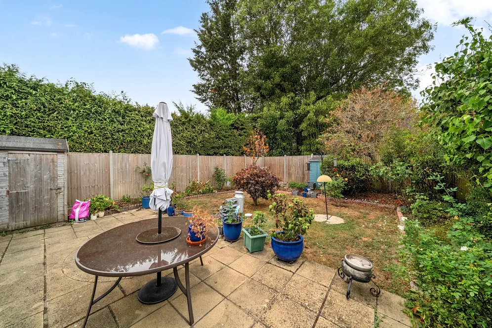 Wood Close, Windsor, SL4 photo 15