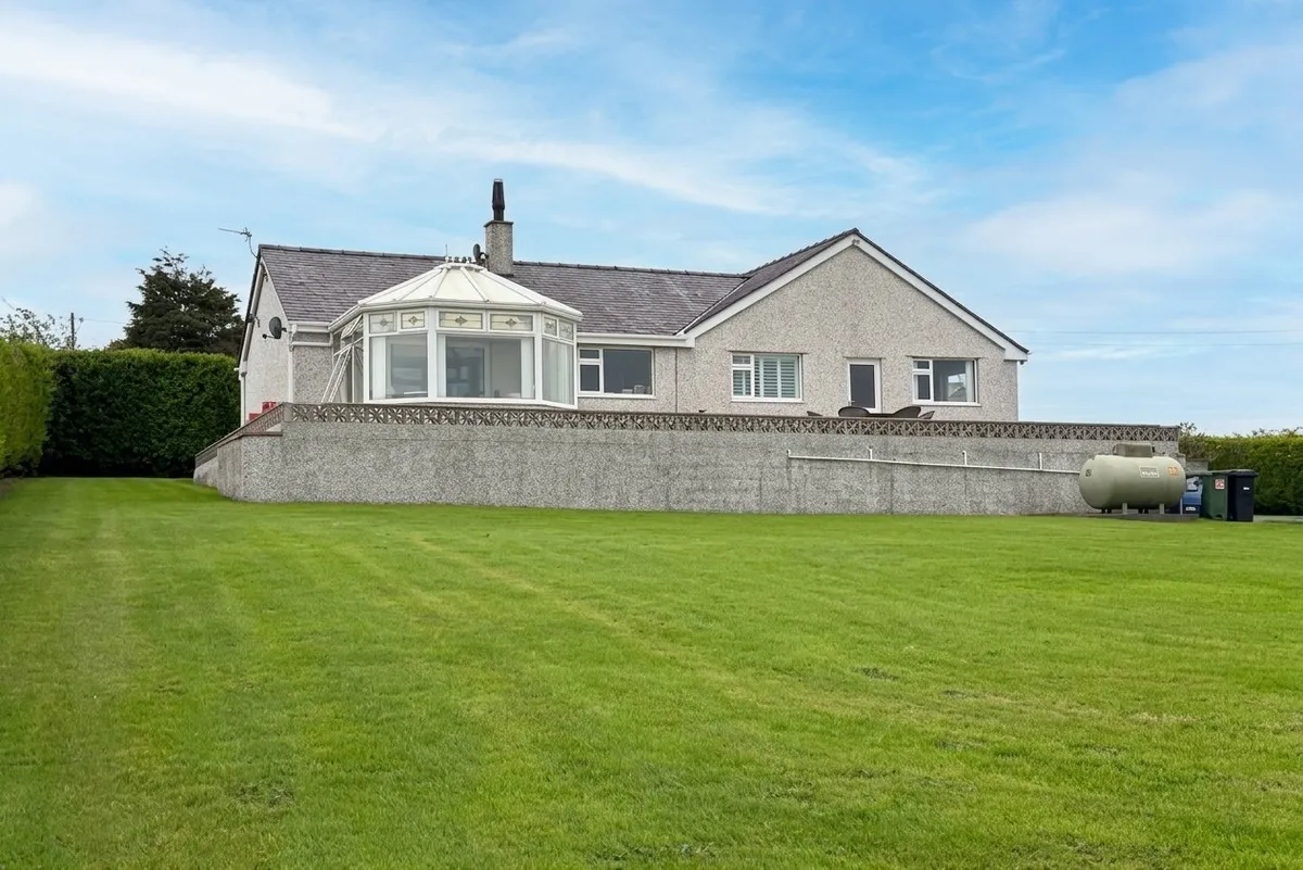 Pentraeth, Isle of Anglesey, LL75