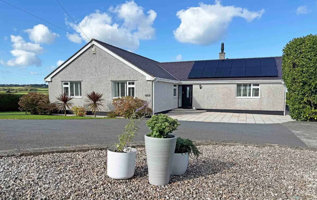 Pentraeth, Isle of Anglesey, LL75
