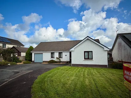 42 Parc Yr Ynn, Llandysul, SA44