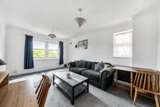 Elm Road, Redhill, RH1 photo 2