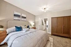 High Road, Finchley, London, N12