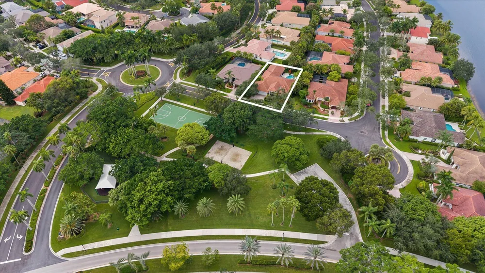 2647 Edgewater Dr, Weston, FL 33332