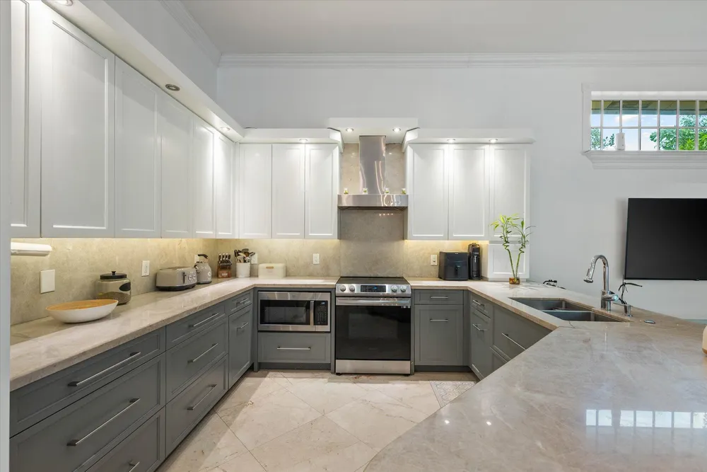 2647 Edgewater Dr, Weston, FL 33332