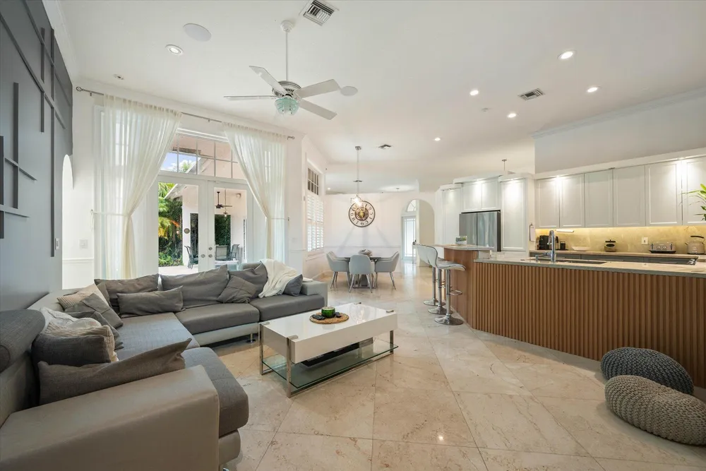 2647 Edgewater Dr, Weston, FL 33332