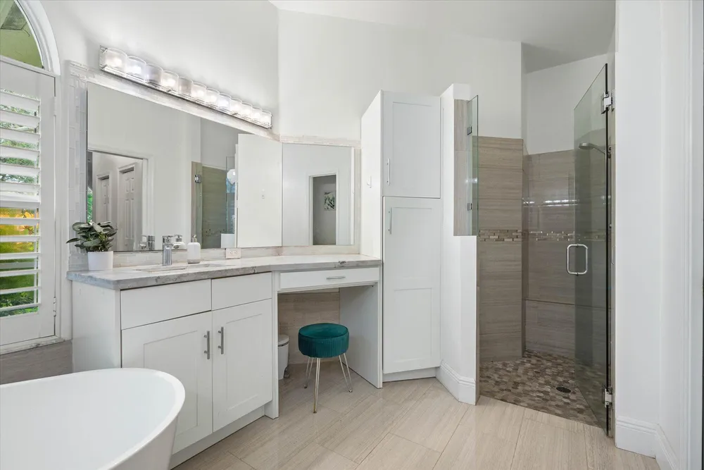 2647 Edgewater Dr, Weston, FL 33332