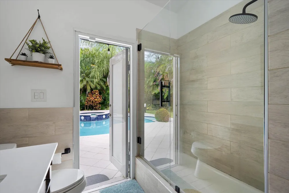 2647 Edgewater Dr, Weston, FL 33332