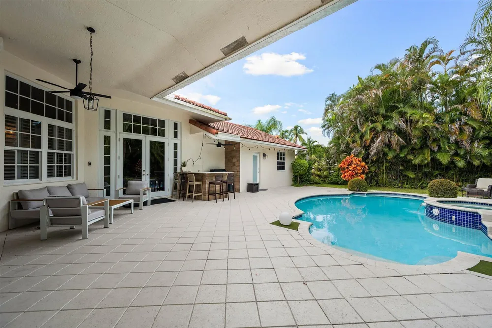 2647 Edgewater Dr, Weston, FL 33332