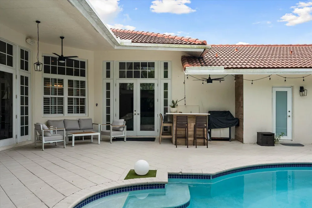 2647 Edgewater Dr, Weston, FL 33332