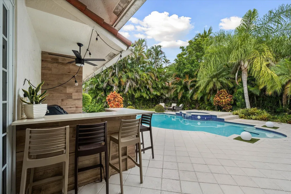 2647 Edgewater Dr, Weston, FL 33332