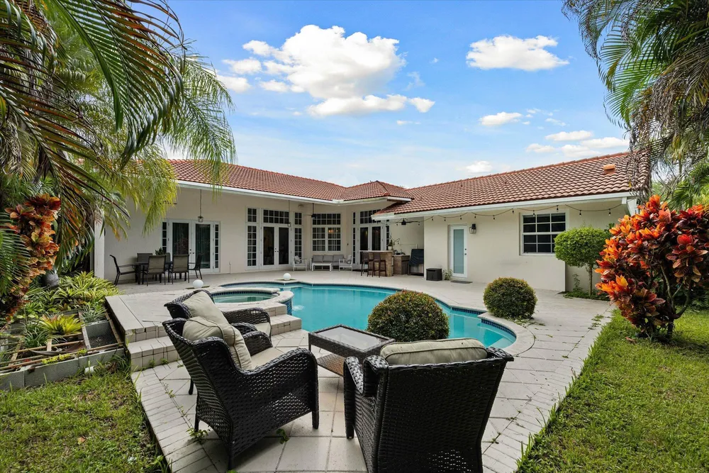 2647 Edgewater Dr, Weston, FL 33332