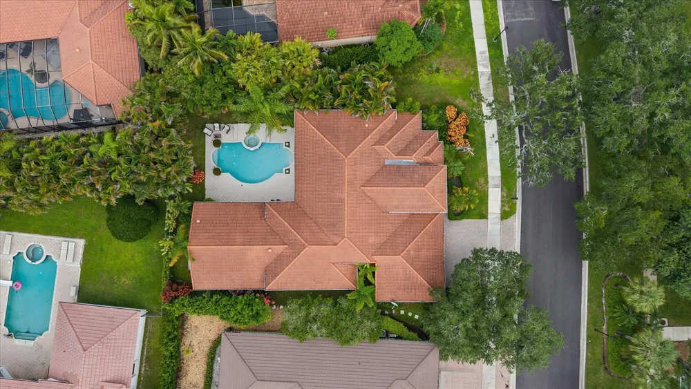 2647 Edgewater Dr, Weston, FL 33332