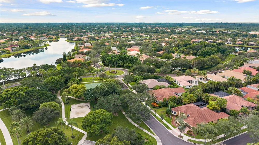 2647 Edgewater Dr, Weston, FL 33332