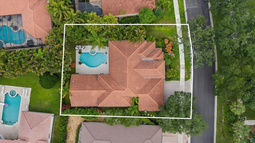 2647 Edgewater Dr, Weston, FL 33332