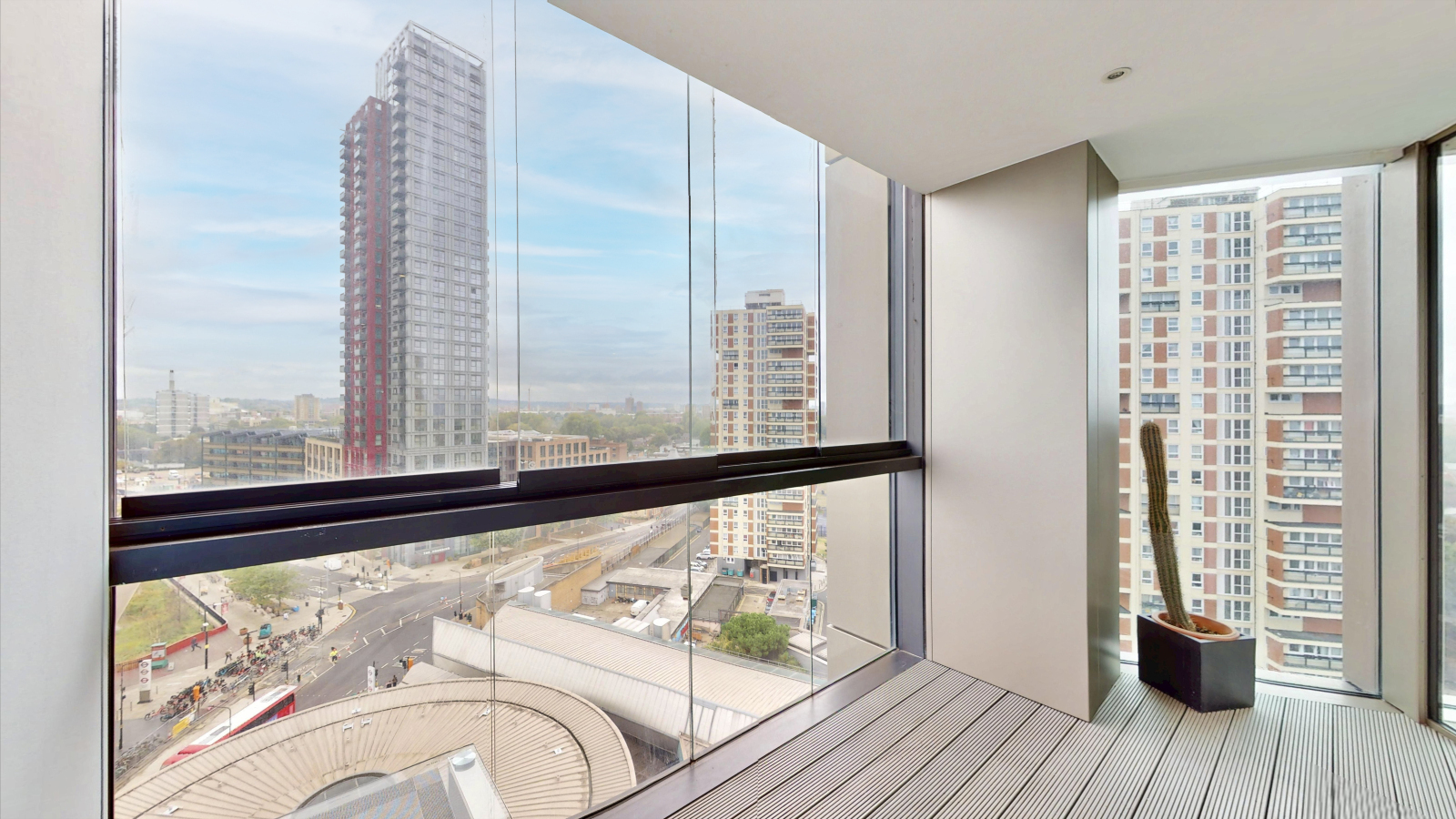 Surrey Quays Road, London, SE16 Image 14