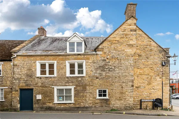 The Square, Beaminster, DT8 photo 12