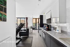 Fern Grove, ., FELTHAM