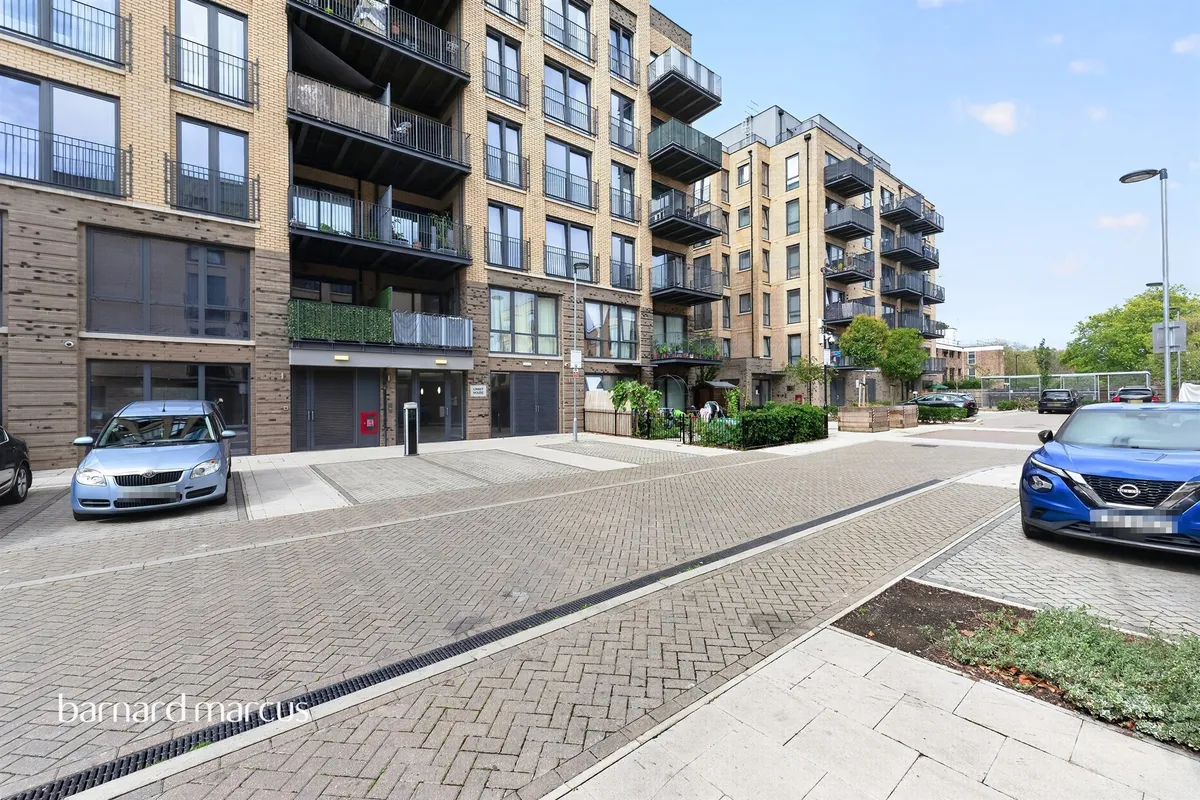 Fern Grove, Feltham