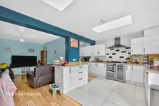 Somerset Avenue, Chessington