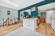 Somerset Avenue, Chessington