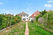 Somerset Avenue, Chessington
