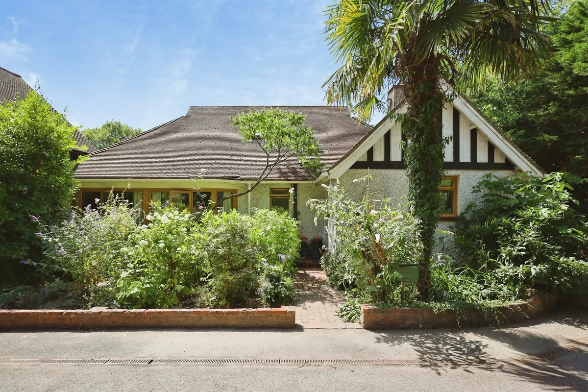 Te Whare, Little London, Heathfield